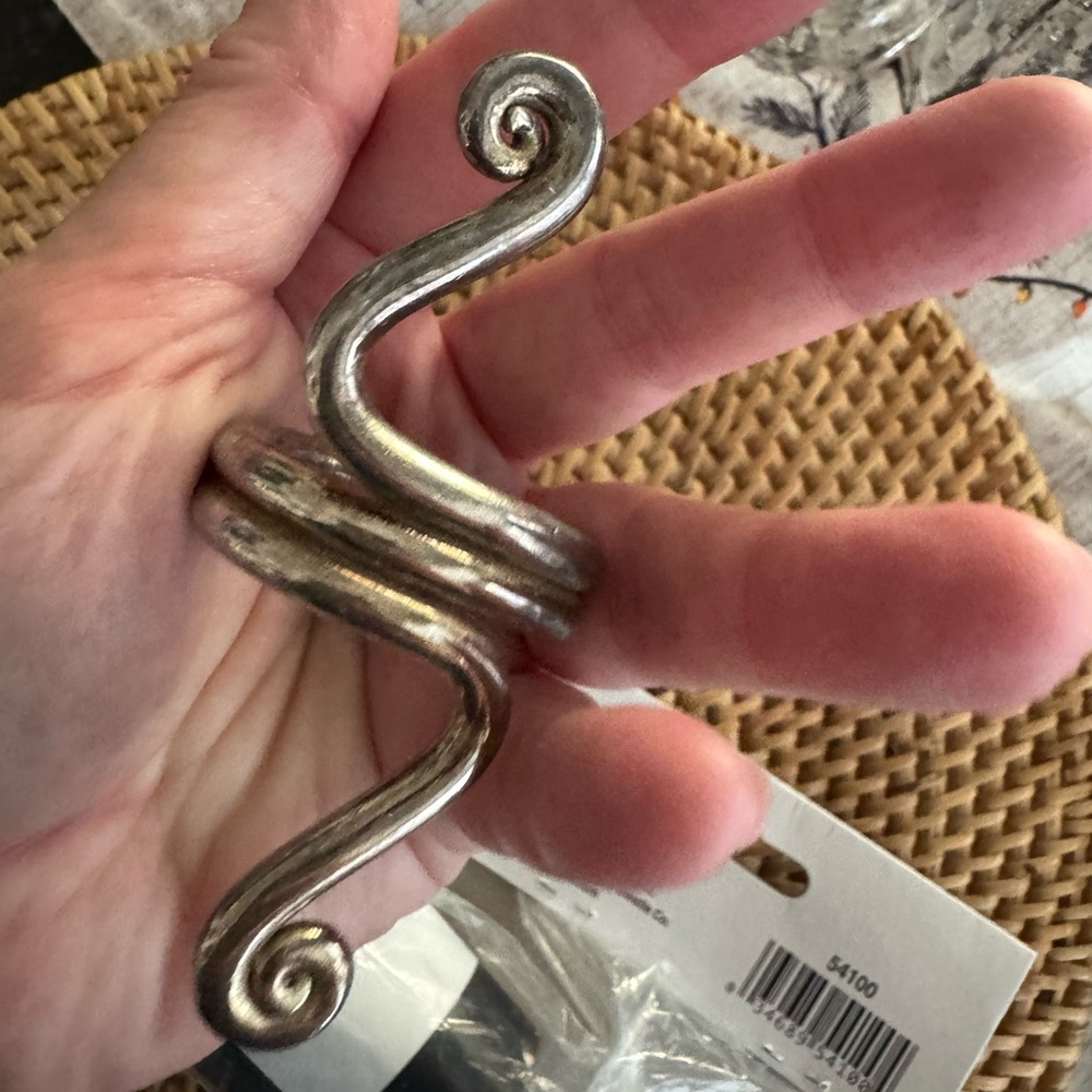 Elegant Silver Swirl Napkin Ring set